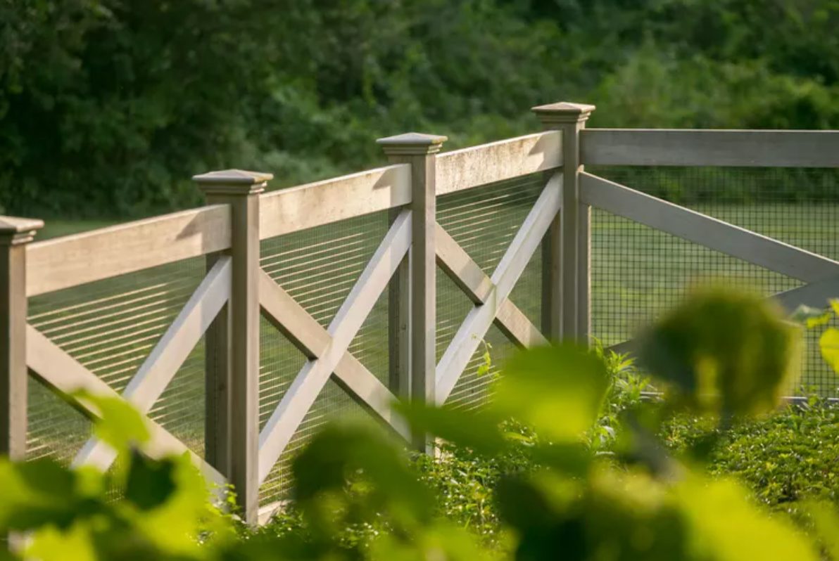 Wood privacy fence